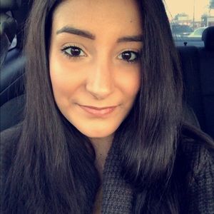 Meet your Posher, Candace